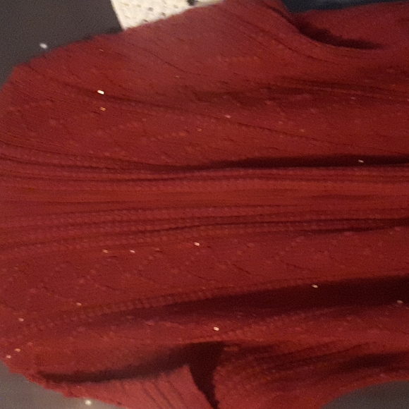 NWT deep red ruffle bottom sequins knitted super soft poncho/cardigan sm to lg - Picture 7 of 8